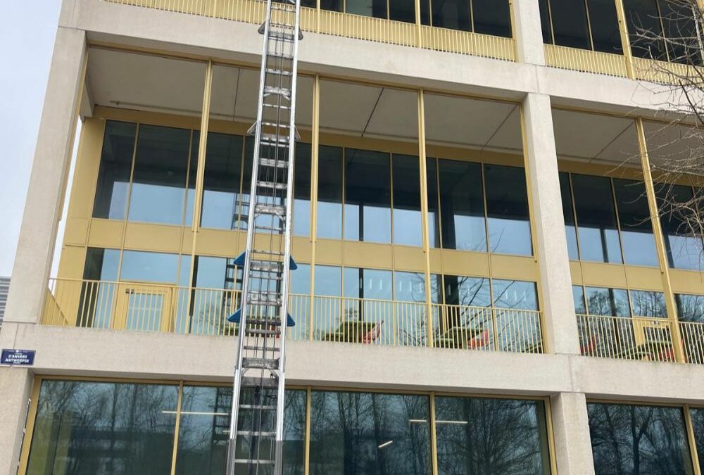 Déménagement sans ascenseur à Bruxelles : escaliers étroits, étages élevés et solutions avec lift