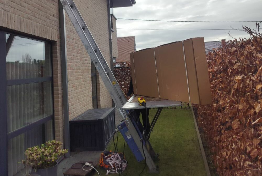 Déménagement avec lift Bruxelles : monte-meuble, prix et conseils pratiques