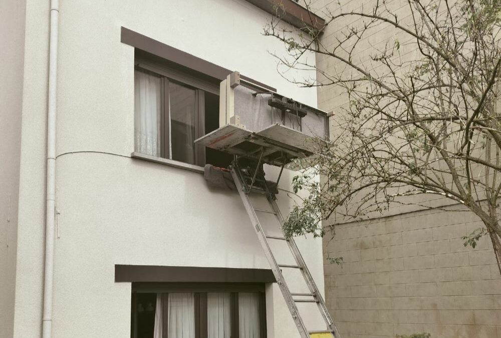 Déménagement avec lift monte-meuble à Bruxelles : solution sûre pour étages élevés